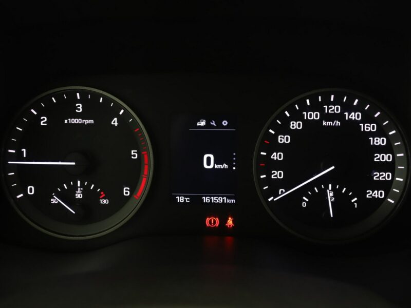 Hyundai Tucson klima auto multifunkcja czujniki parkowania III (2015-2020)