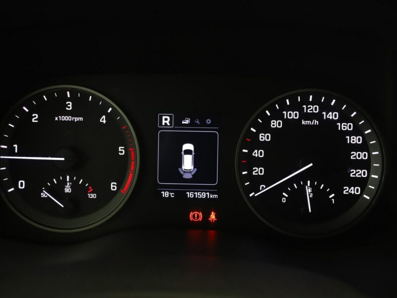 Hyundai Tucson klima auto multifunkcja czujniki parkowania III (2015-2020)