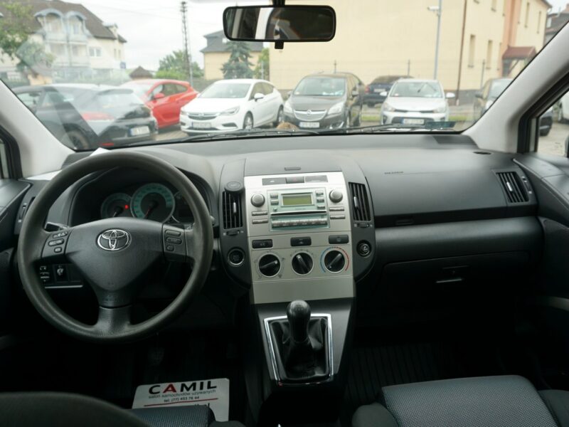 Toyota Corolla Verso polski, salon II (2001-2006)