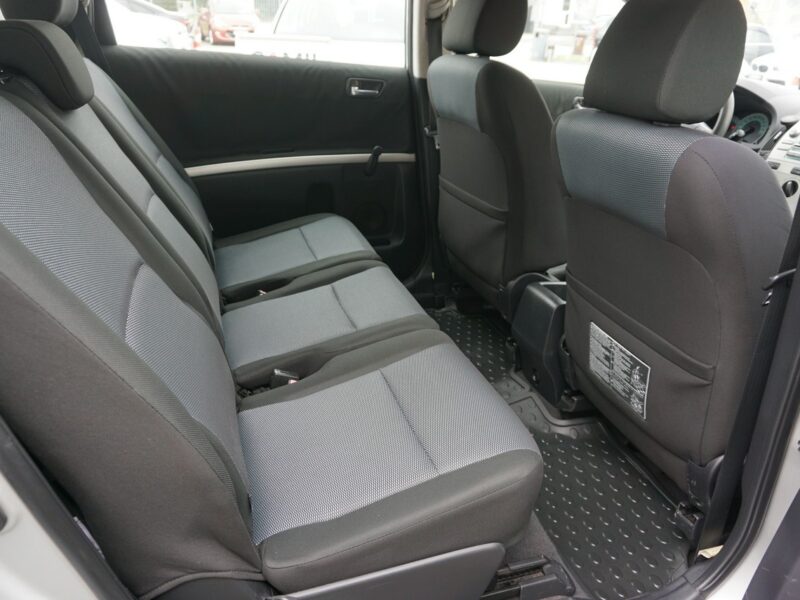 Toyota Corolla Verso polski, salon II (2001-2006)