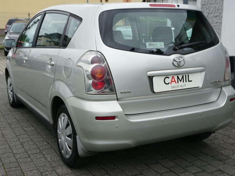 Toyota Corolla Verso polski, salon II (2001-2006)