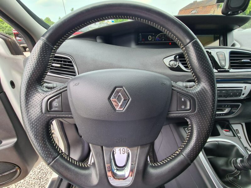 Renault Scenic BOSE Navi Kamera 2xPDC Wolne Ręce Półskóry Klimatronik Asystent Pasa III (2009-2016)