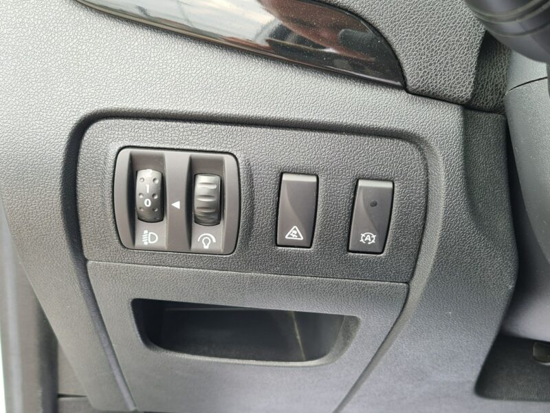 Renault Scenic BOSE Navi Kamera 2xPDC Wolne Ręce Półskóry Klimatronik Asystent Pasa III (2009-2016)