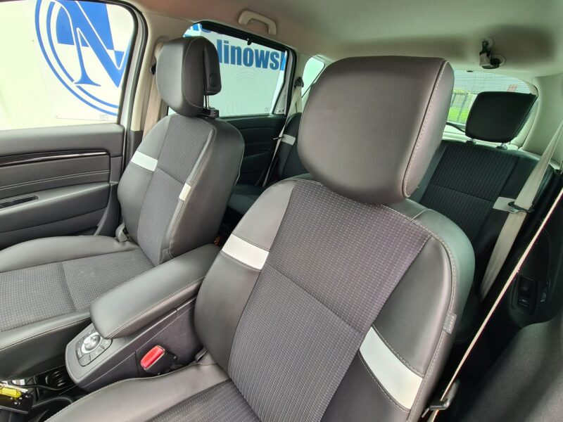 Renault Scenic BOSE Navi Kamera 2xPDC Wolne Ręce Półskóry Klimatronik Asystent Pasa III (2009-2016)