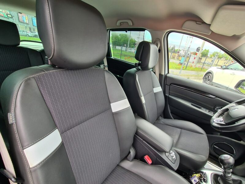 Renault Scenic BOSE Navi Kamera 2xPDC Wolne Ręce Półskóry Klimatronik Asystent Pasa III (2009-2016)