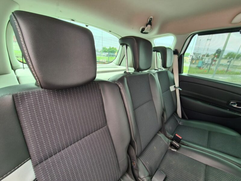 Renault Scenic BOSE Navi Kamera 2xPDC Wolne Ręce Półskóry Klimatronik Asystent Pasa III (2009-2016)