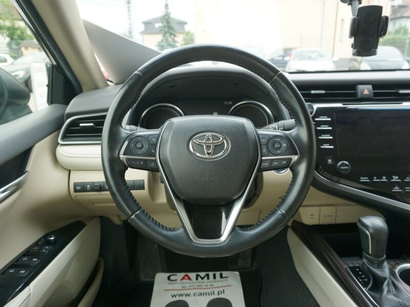 Toyota Camry polski salon IX (2018-)