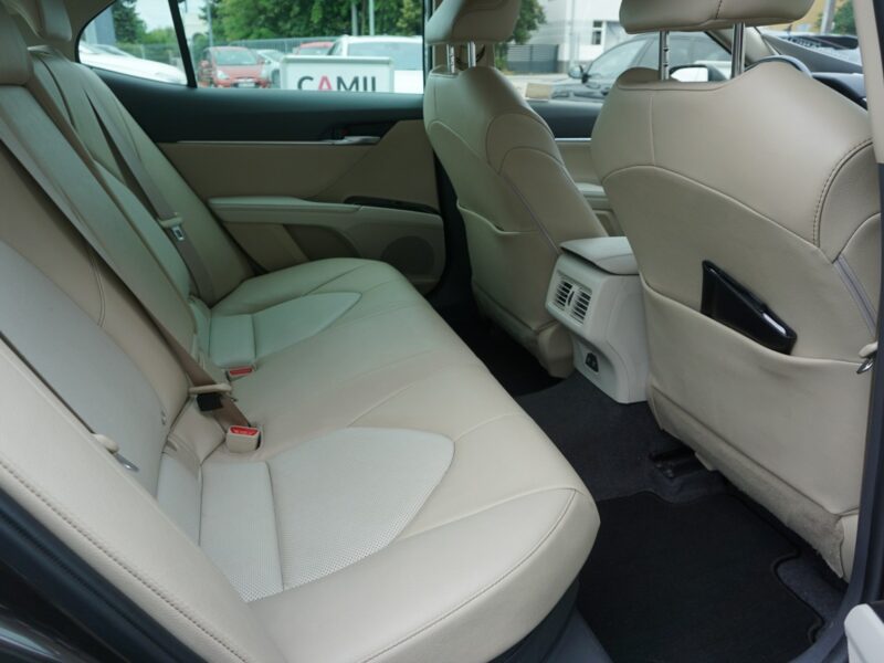 Toyota Camry polski salon IX (2018-)