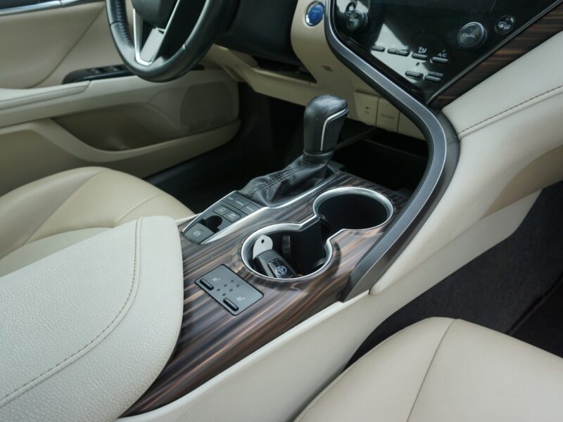 Toyota Camry polski salon IX (2018-)