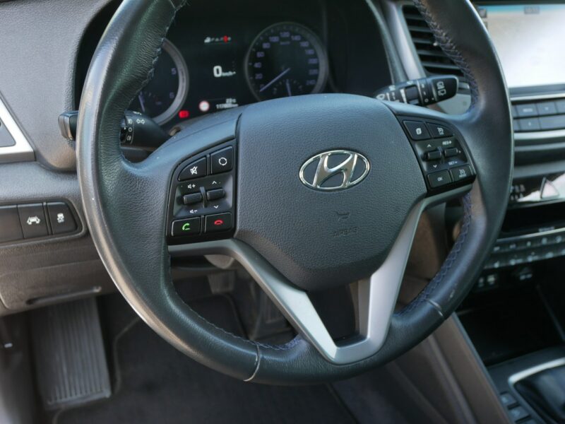 Hyundai Tucson 1.7 CRDI 115KM Eu6 -Panorama -Navi -Grzane fotele -Bardzo zadbany III (2015-2020)