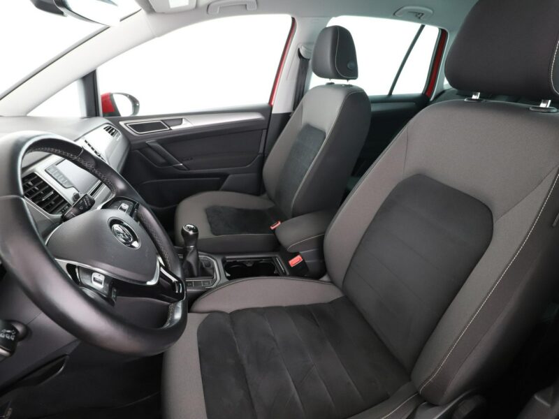Volkswagen Golf Sportsvan navi klima auto grzane fotele czujniki parkowania hak I (2014-)
