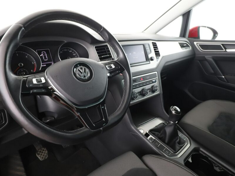 Volkswagen Golf Sportsvan navi klima auto grzane fotele czujniki parkowania hak I (2014-)