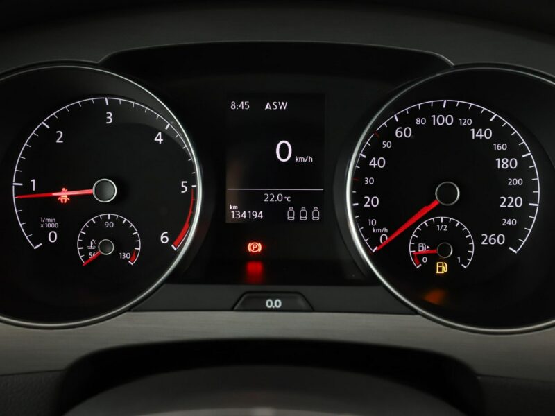 Volkswagen Golf Sportsvan navi klima auto grzane fotele czujniki parkowania hak I (2014-)
