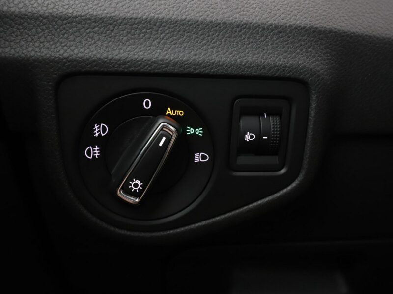 Volkswagen Golf Sportsvan navi klima auto grzane fotele czujniki parkowania hak I (2014-)