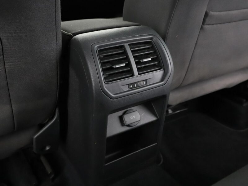 Volkswagen Golf Sportsvan navi klima auto grzane fotele czujniki parkowania hak I (2014-)