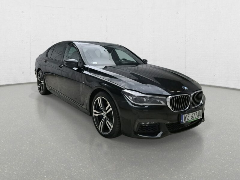 BMW 750 G12 (2015-...)