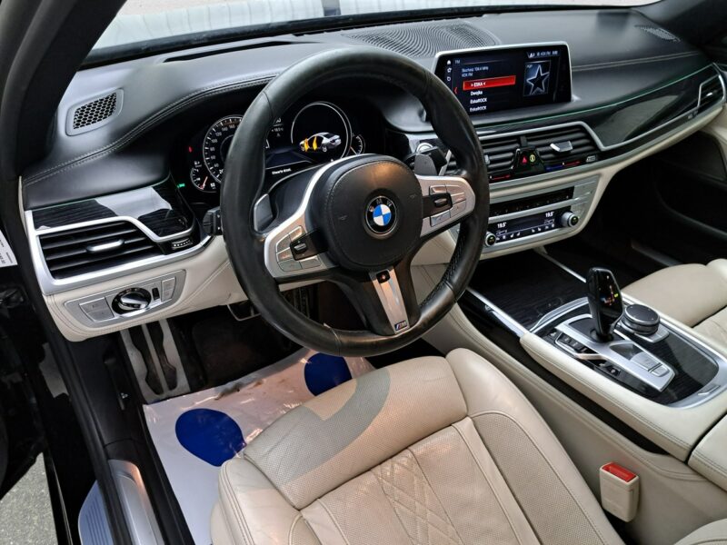 BMW 750 G12 (2015-...)