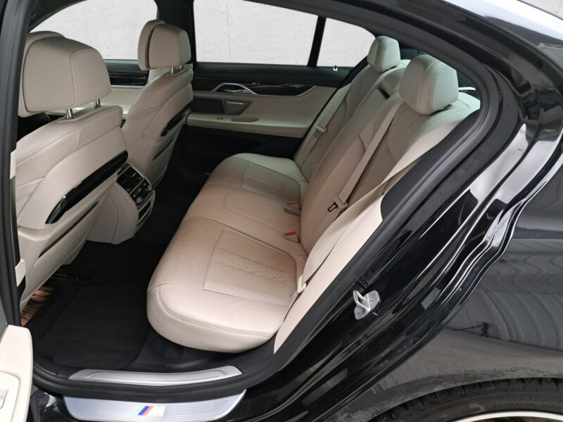 BMW 750 G12 (2015-...)