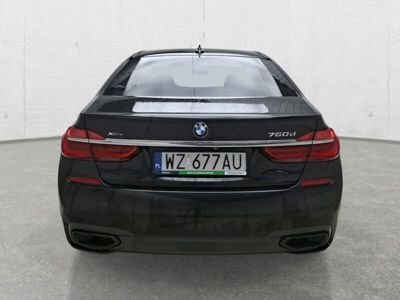 BMW 750 G12 (2015-...)