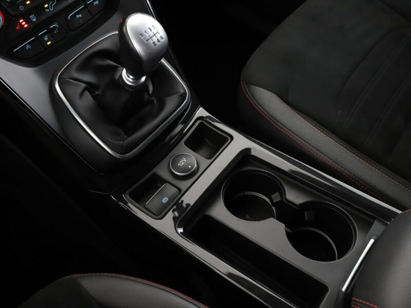 Ford Kuga ST-Line Bi-Xenon Grzana kierownica Grzane fotele navi hak bluetooth II (2012-)