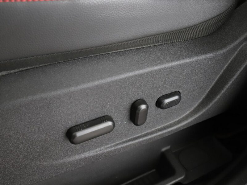 Ford Kuga ST-Line Bi-Xenon Grzana kierownica Grzane fotele navi hak bluetooth II (2012-)