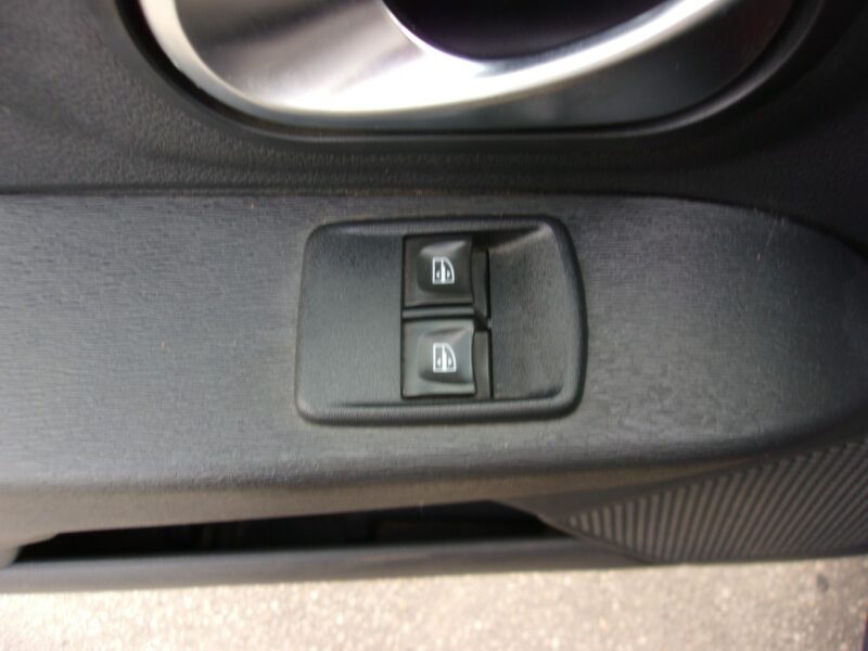 Dacia Lodgy 1.6 Klimatyzacja, Hak holowniczy, Ele szyby, Ele lusterka, ABS, ASR