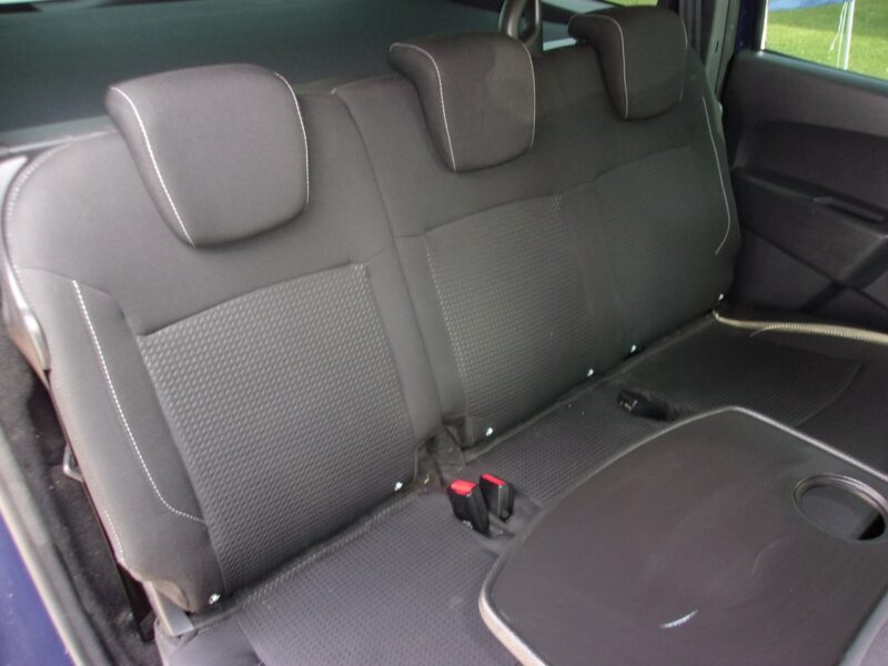 Dacia Lodgy 1.6 Klimatyzacja, Hak holowniczy, Ele szyby, Ele lusterka, ABS, ASR
