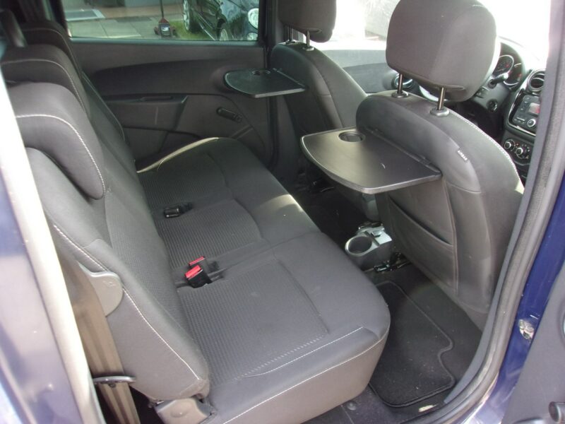 Dacia Lodgy 1.6 Klimatyzacja, Hak holowniczy, Ele szyby, Ele lusterka, ABS, ASR
