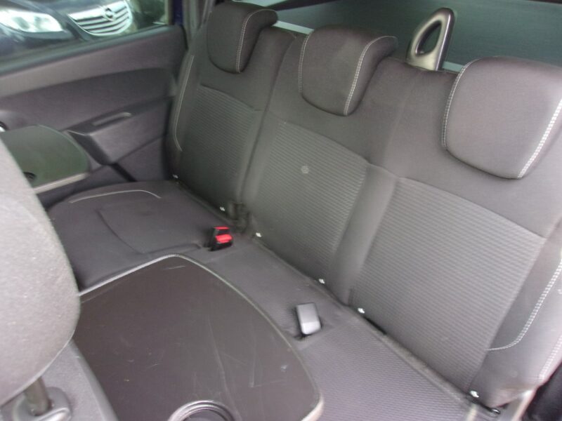 Dacia Lodgy 1.6 Klimatyzacja, Hak holowniczy, Ele szyby, Ele lusterka, ABS, ASR