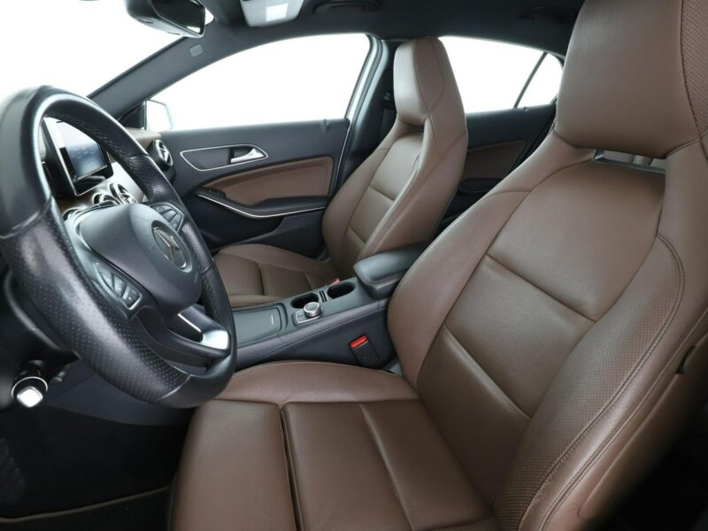 Mercedes GLA 250 GRATIS! Pakiet Serwisowy o wartości 800 zł!