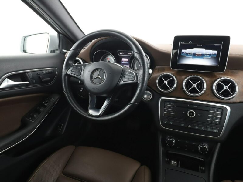 Mercedes GLA 250 GRATIS! Pakiet Serwisowy o wartości 800 zł!