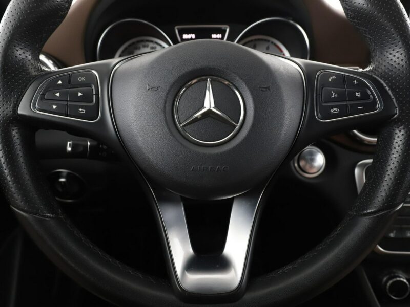 Mercedes GLA 250 GRATIS! Pakiet Serwisowy o wartości 800 zł!