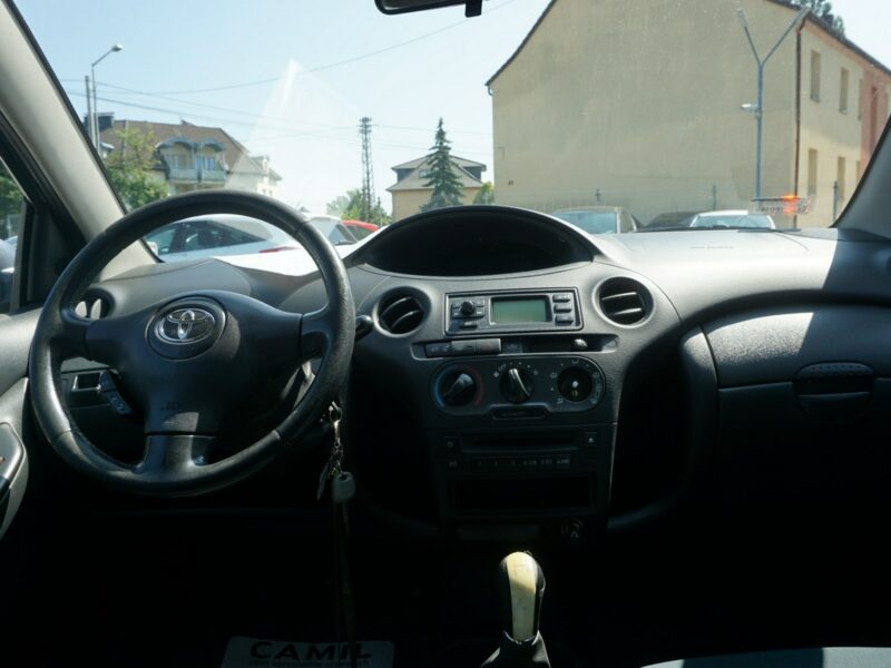 Toyota Yaris polski salon I (1999-2005)