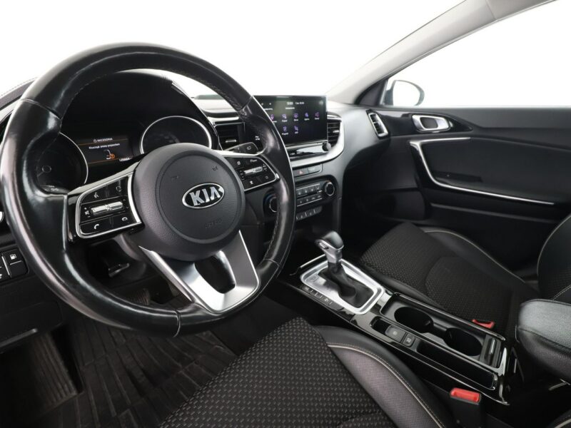 Kia Cee'd PHEV navi el. sterowane i ogrzewane fotele kamera i czujniki parkowani III (2018-)