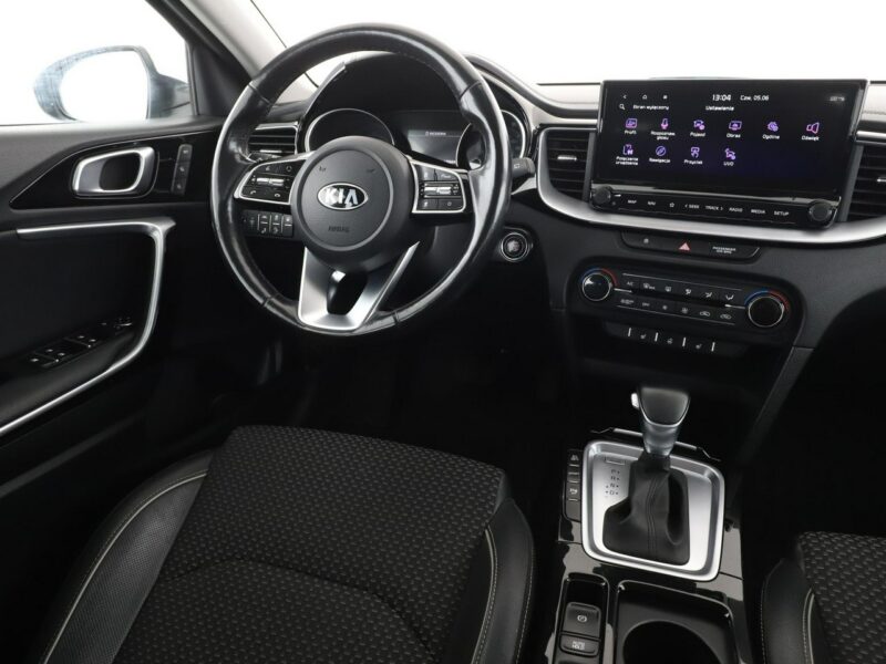 Kia Cee'd PHEV navi el. sterowane i ogrzewane fotele kamera i czujniki parkowani III (2018-)