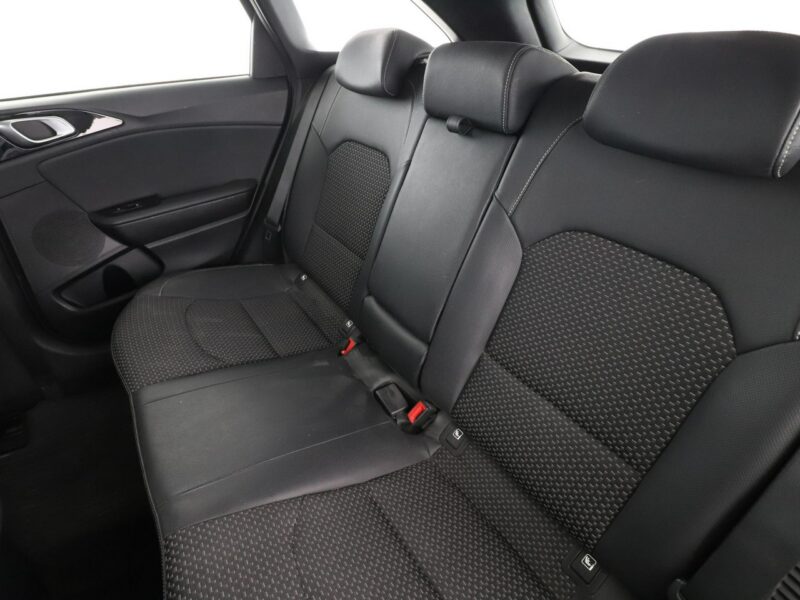 Kia Cee'd PHEV navi el. sterowane i ogrzewane fotele kamera i czujniki parkowani III (2018-)