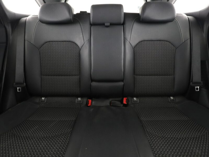 Kia Cee'd PHEV navi el. sterowane i ogrzewane fotele kamera i czujniki parkowani III (2018-)