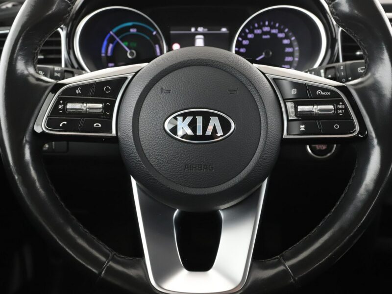 Kia Cee'd PHEV navi el. sterowane i ogrzewane fotele kamera i czujniki parkowani III (2018-)