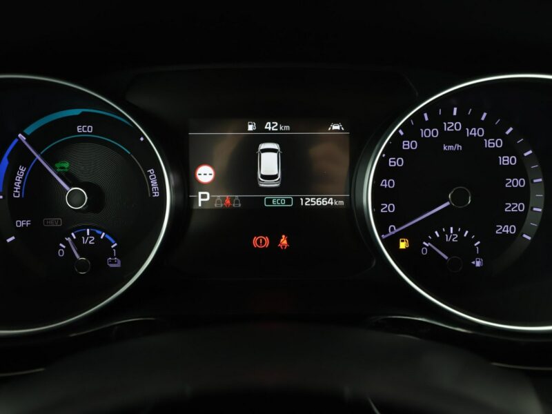 Kia Cee'd PHEV navi el. sterowane i ogrzewane fotele kamera i czujniki parkowani III (2018-)