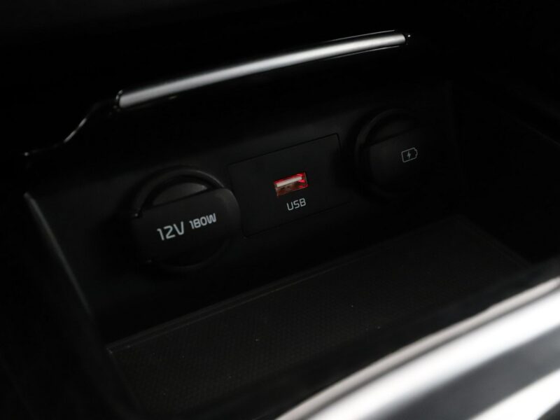 Kia Cee'd PHEV navi el. sterowane i ogrzewane fotele kamera i czujniki parkowani III (2018-)