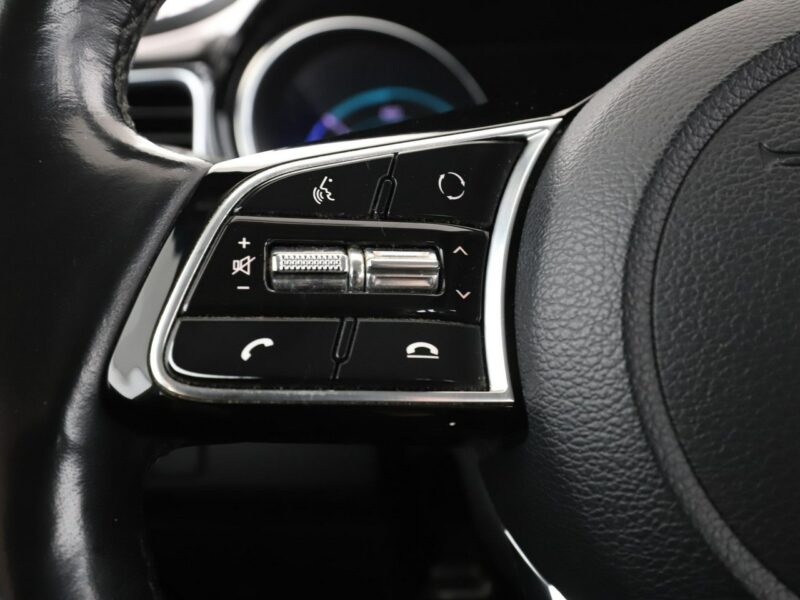 Kia Cee'd PHEV navi el. sterowane i ogrzewane fotele kamera i czujniki parkowani III (2018-)