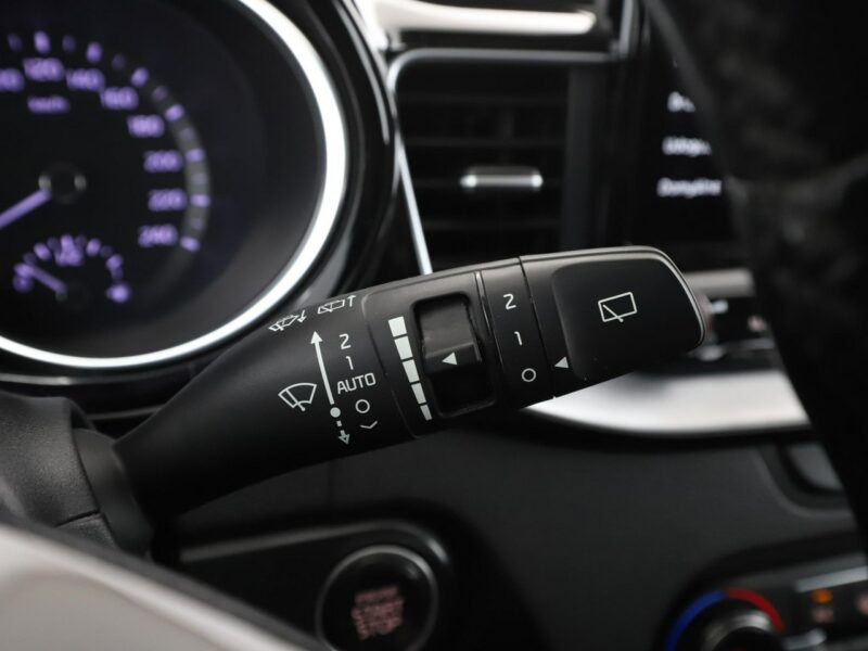 Kia Cee'd PHEV navi el. sterowane i ogrzewane fotele kamera i czujniki parkowani III (2018-)