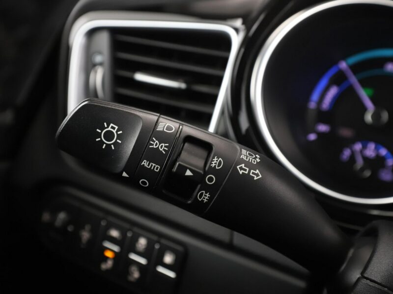 Kia Cee'd PHEV navi el. sterowane i ogrzewane fotele kamera i czujniki parkowani III (2018-)