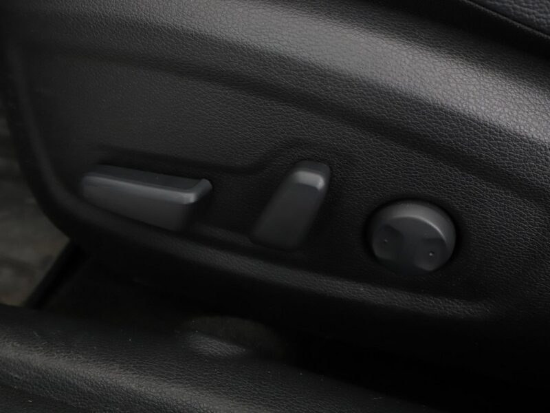 Kia Cee'd PHEV navi el. sterowane i ogrzewane fotele kamera i czujniki parkowani III (2018-)