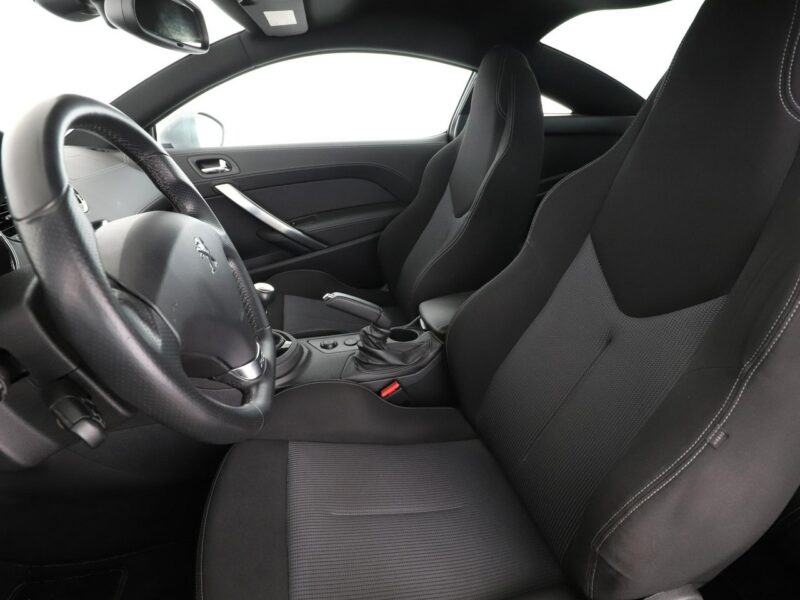 Peugeot RCZ GRATIS! Pakiet Serwisowy o wartości 800 zł!