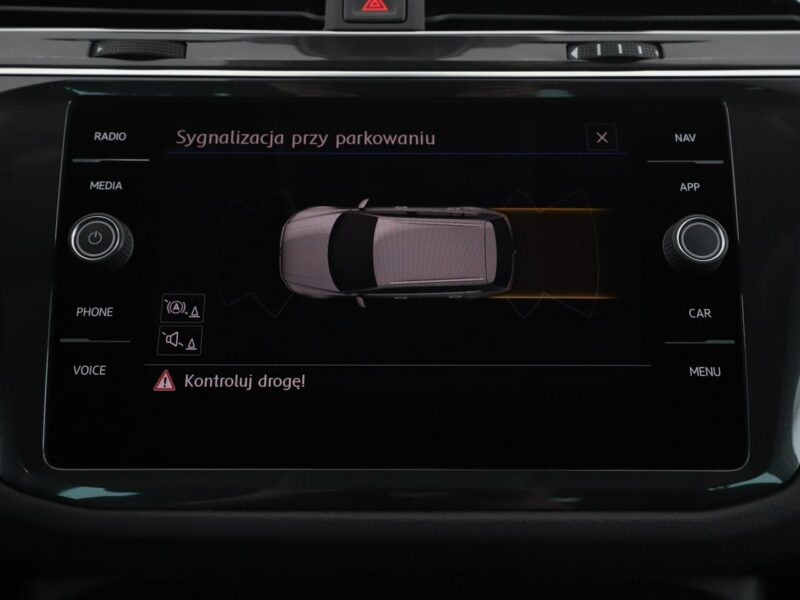 Volkswagen Tiguan Tempomat adaptacyjny PDC grzane fotele klima 3-strefowa navi bluetooth II (2016-2024)