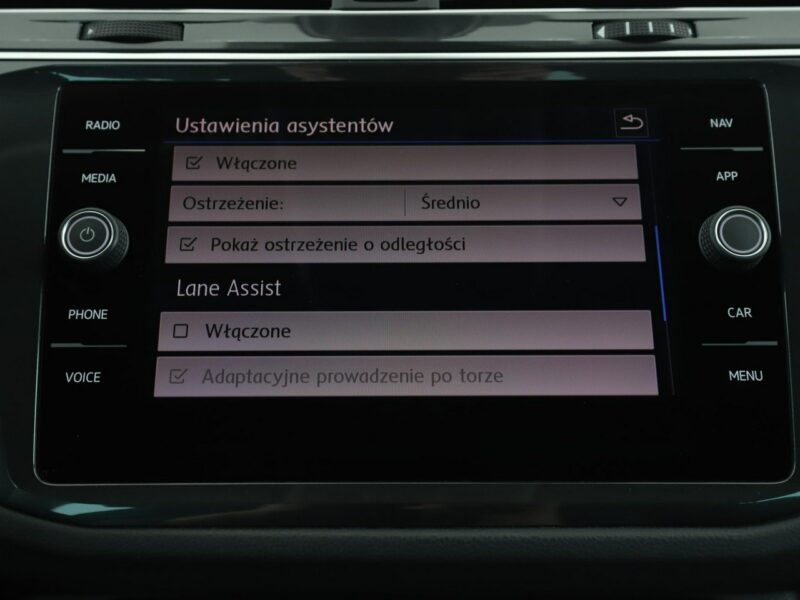 Volkswagen Tiguan Tempomat adaptacyjny PDC grzane fotele klima 3-strefowa navi bluetooth II (2016-2024)