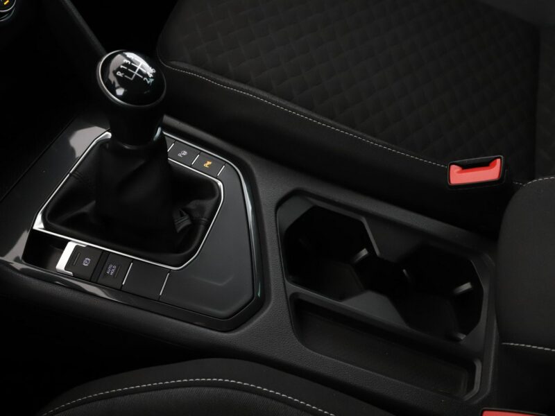 Volkswagen Tiguan Tempomat adaptacyjny PDC grzane fotele klima 3-strefowa navi bluetooth II (2016-2024)