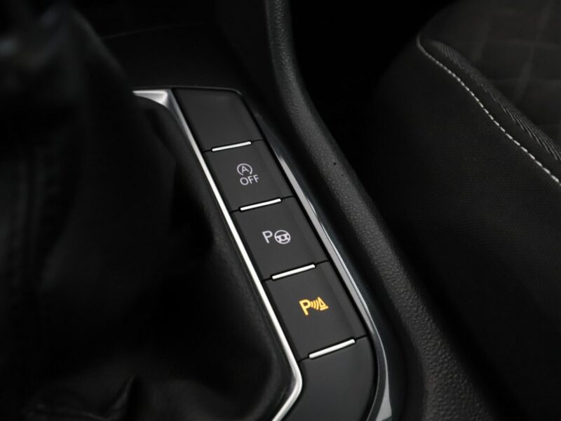 Volkswagen Tiguan Tempomat adaptacyjny PDC grzane fotele klima 3-strefowa navi bluetooth II (2016-2024)