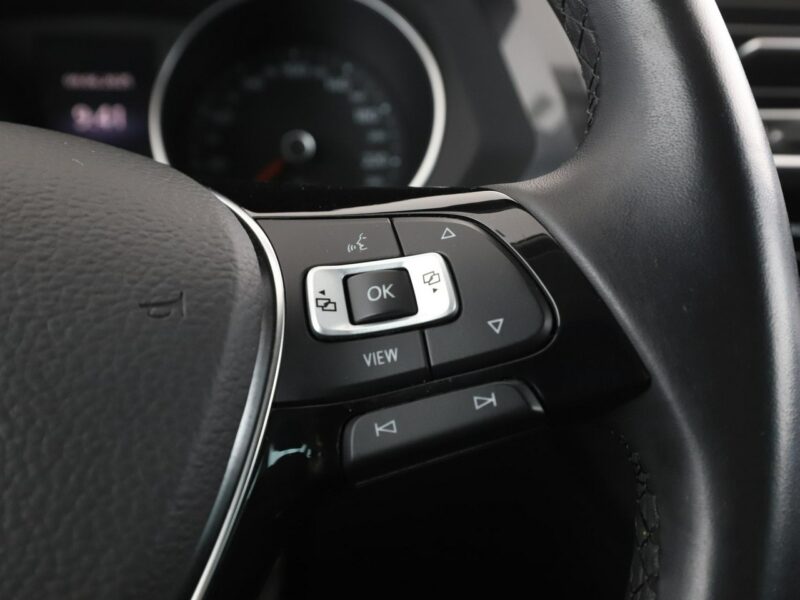 Volkswagen Tiguan Tempomat adaptacyjny PDC grzane fotele klima 3-strefowa navi bluetooth II (2016-2024)